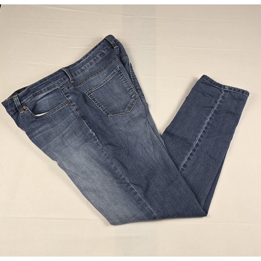 Bandolino Caroline Slim Jeans Womens 12 Medium Wash Straight Leg DB22108 Blue